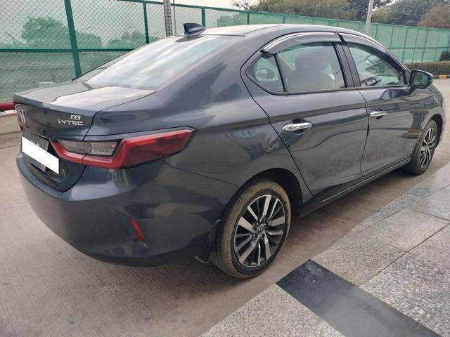 https://images10.gaadi.com/usedcar_image/4359193/original/processed_ec9536963d510ca5214f1774bf870b4c.jpg?imwidth=6402