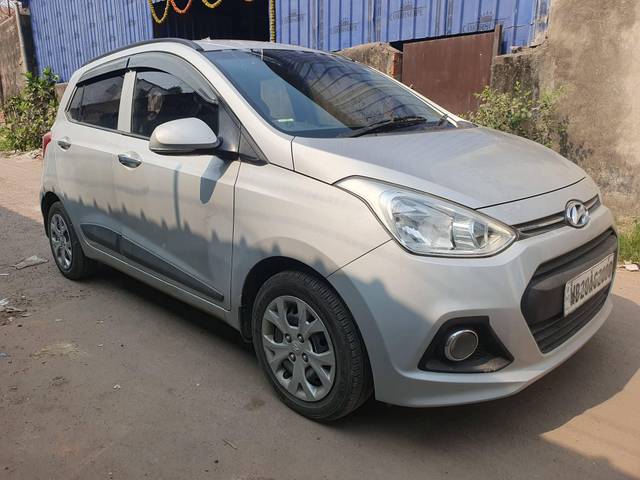 https://images10.gaadi.com/usedcar_image/4359329/original/processed_6732870455b48e70398ec2c8392629b1.jpg?imwidth=6400