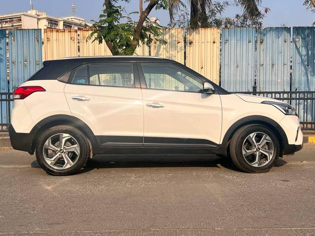 https://images10.gaadi.com/usedcar_image/4359388/original/processed_7e9a1e298b8c5607f45298c11e82dd3c.jpg?imwidth=6401