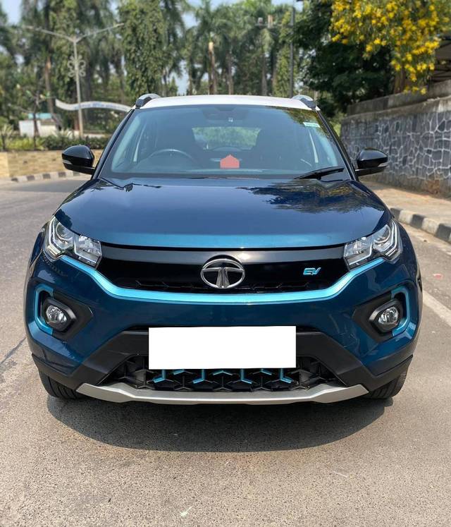 https://images10.gaadi.com/usedcar_image/4359435/original/processed_38ee733e46e7ecc0a02a87d9272b1ba8.jpg?imwidth=6401