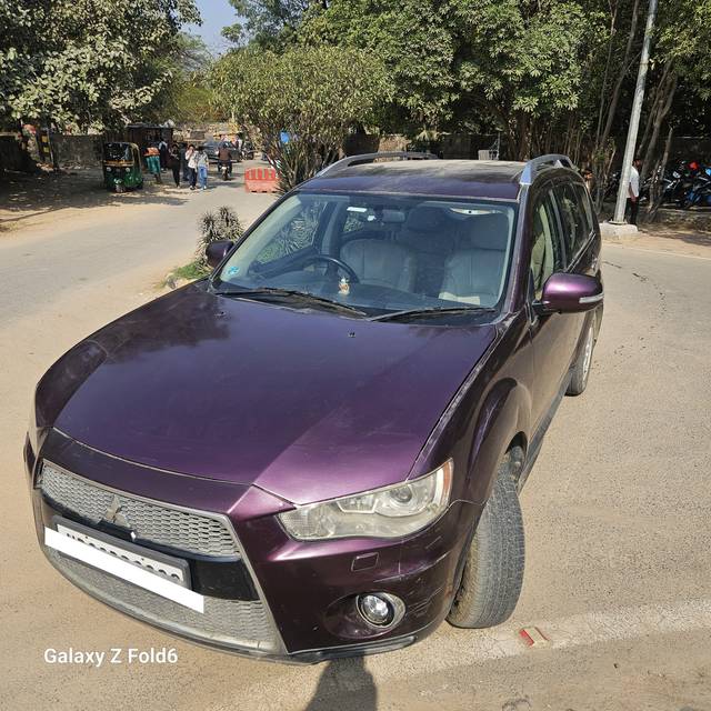 https://images10.gaadi.com/usedcar_image/4359475/original/processed_20f493ad29af9a3edac8b4f05d52d767.jpg?imwidth=6402