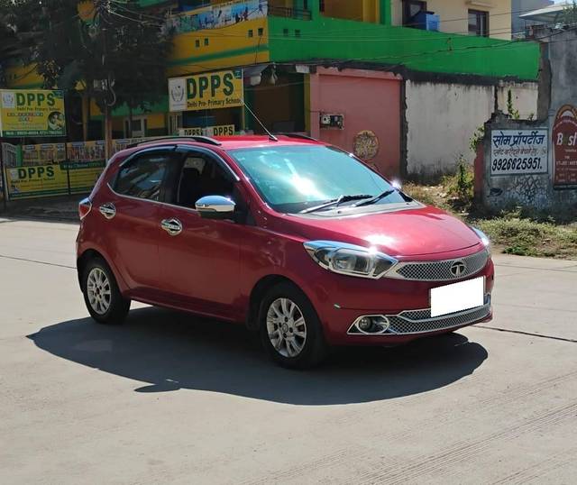 https://images10.gaadi.com/usedcar_image/4359505/original/processed_c88f0019ce9b0a6fb2d05dfaf0213a2e.jpg?imwidth=6400