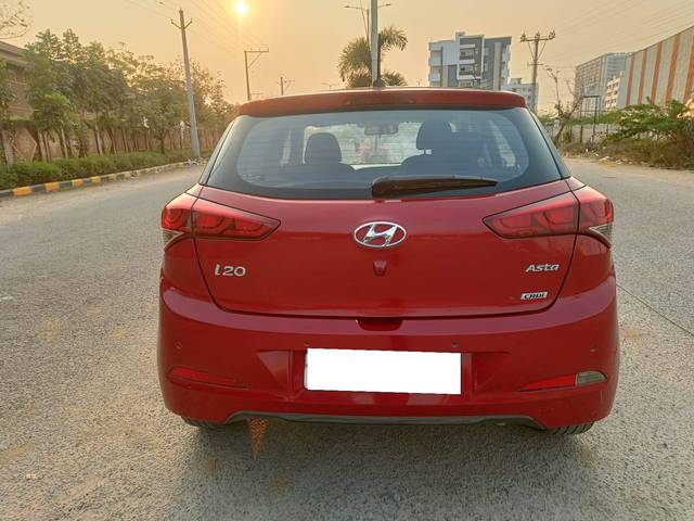 https://images10.gaadi.com/usedcar_image/4359517/original/processed_32cd10e122912b7e55489509121cd8df.jpg?imwidth=6402