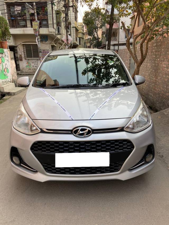 https://images10.gaadi.com/usedcar_image/4359552/original/processed_f5e66fea39b59f5bc7c5edeeaa7e4e0a.jpg?imwidth=6400