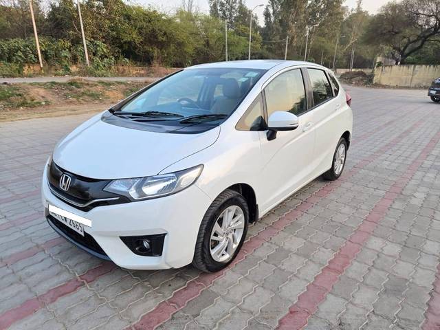 https://images10.gaadi.com/usedcar_image/4359572/original/processed_f6f08bd551bad6182f79d6b5f8babfeb.jpg?imwidth=6400