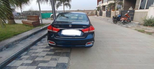 https://images10.gaadi.com/usedcar_image/4359698/original/processed_61cb9391-ef29-4579-83c4-07bc1d23269f.jpg?imwidth=6402