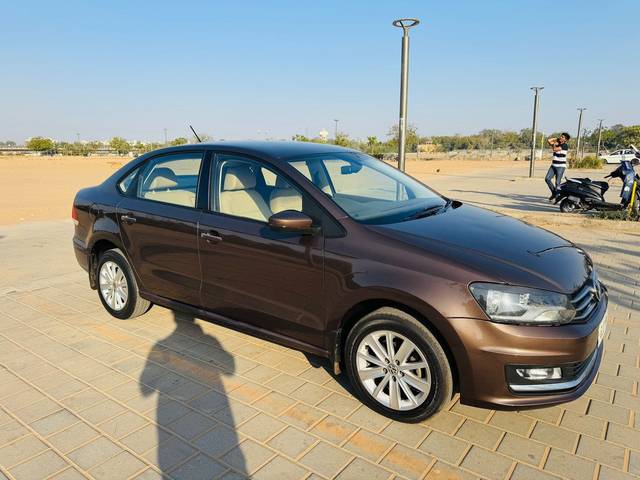 https://images10.gaadi.com/usedcar_image/4359727/original/632de32e52f888d465e1950575b0ea95.jpg?imwidth=6400