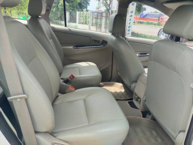 Second-hand 2012 Toyota Innova 2.5 G (Diesel) 7 Seater for sale in Nagpur-4