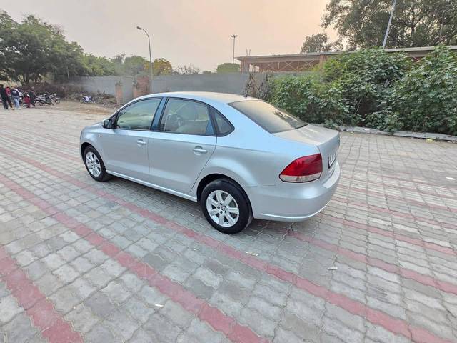 https://images10.gaadi.com/usedcar_image/4359758/original/processed_c7d6b82af4db818086b5cb1d2cc99b75.jpg?imwidth=6402