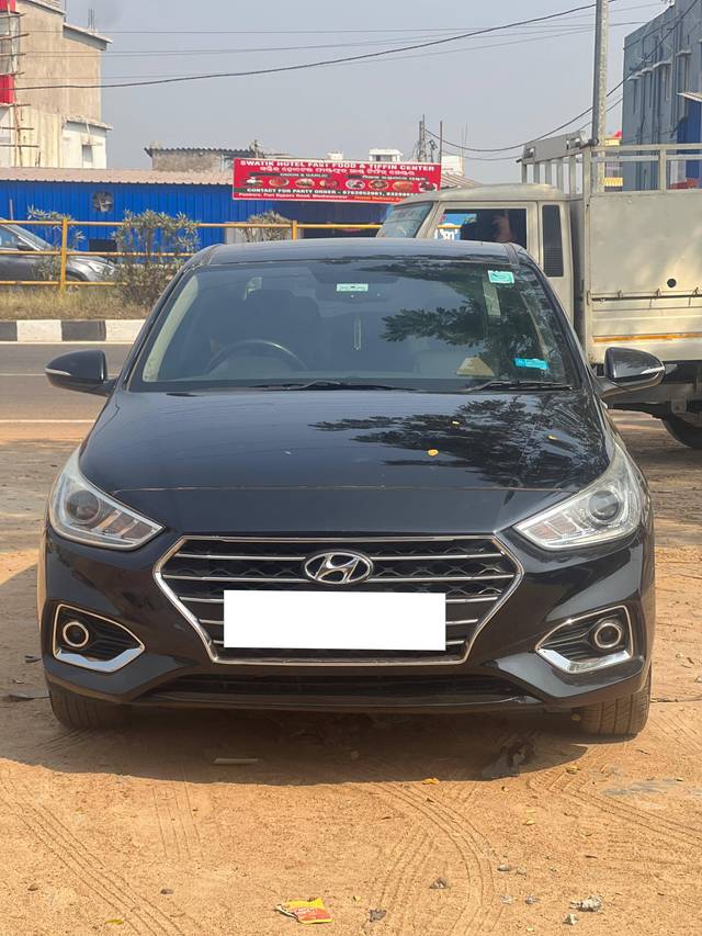 https://images10.gaadi.com/usedcar_image/4359782/original/processed_1845fc78a8d4ecefad4d24e2762328e8.jpg?imwidth=6400