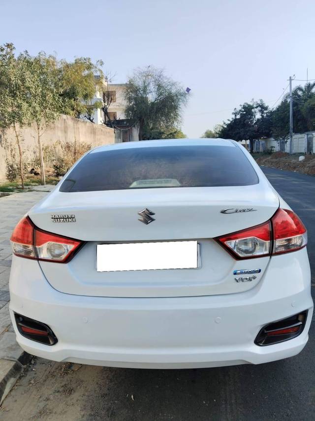 https://images10.gaadi.com/usedcar_image/4359813/original/processed_08c03d602db5e6c6f43af968a03accf7.jpg?imwidth=6402