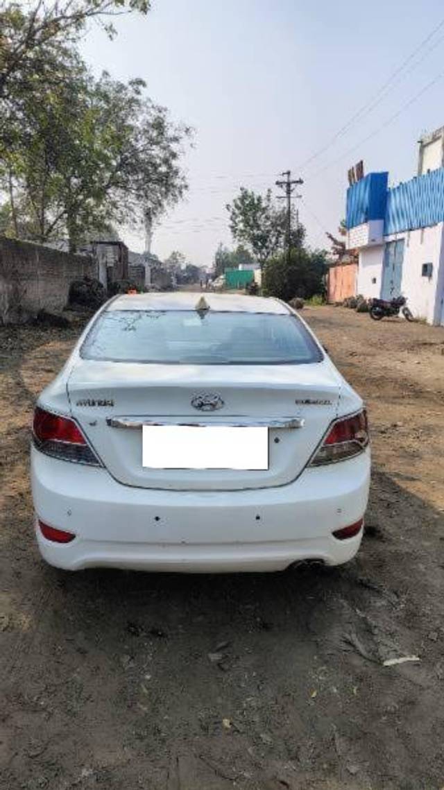 https://images10.gaadi.com/usedcar_image/4359864/original/processed_2c87710e-b3ba-4a7b-b3c3-470665671d51.jpg?imwidth=6401