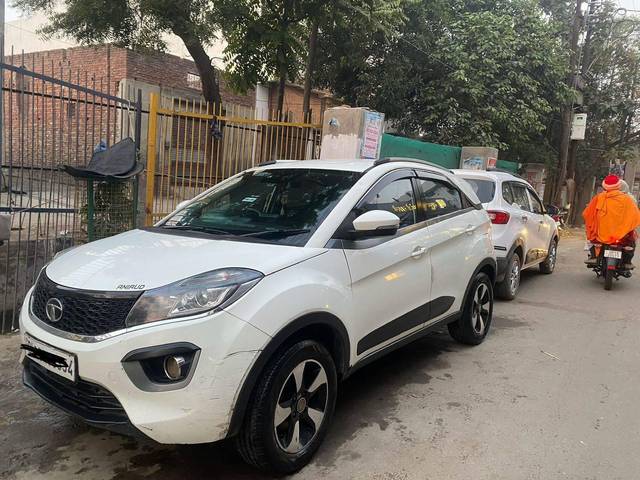 https://images10.gaadi.com/usedcar_image/4359870/original/processed_cb5f7a12bad3064419ff769c64392e78.jpg?imwidth=6400