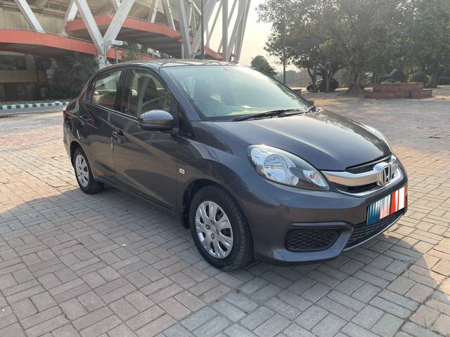 https://images10.gaadi.com/usedcar_image/4359907/original/9f201098c22c0ccc72518adb3922a957.jpg?imwidth=6400