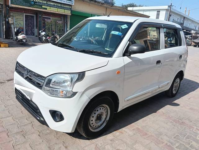 https://images10.gaadi.com/usedcar_image/4359947/original/processed_8f1e6eeacac445e93ae23844482223f0.jpg?imwidth=6400