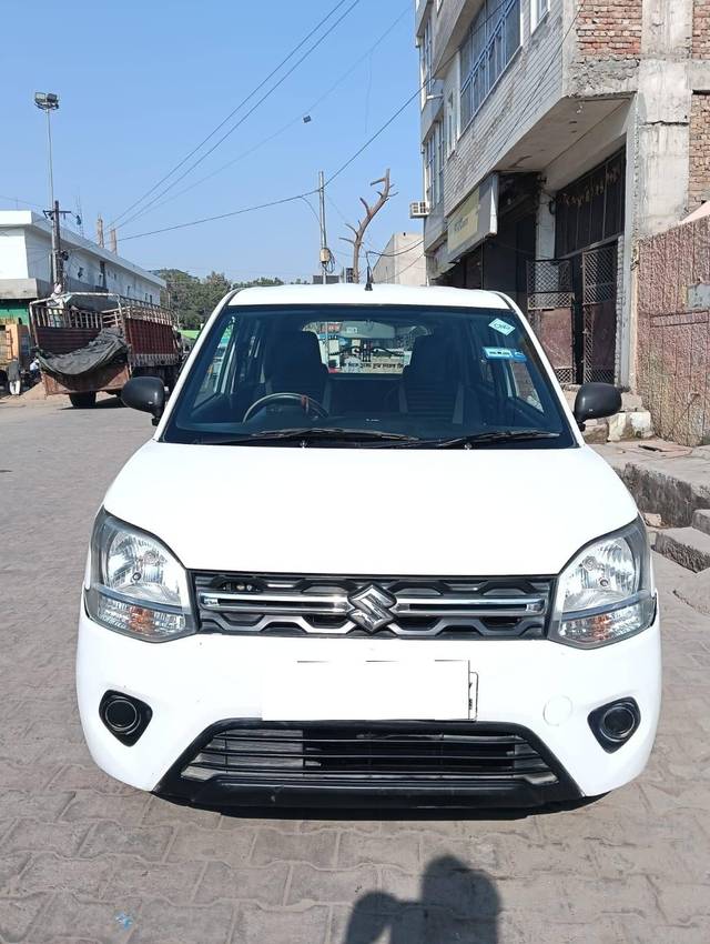 https://images10.gaadi.com/usedcar_image/4359947/original/processed_915d90496c3e235d502b53c55d6cb043.jpg?imwidth=6401