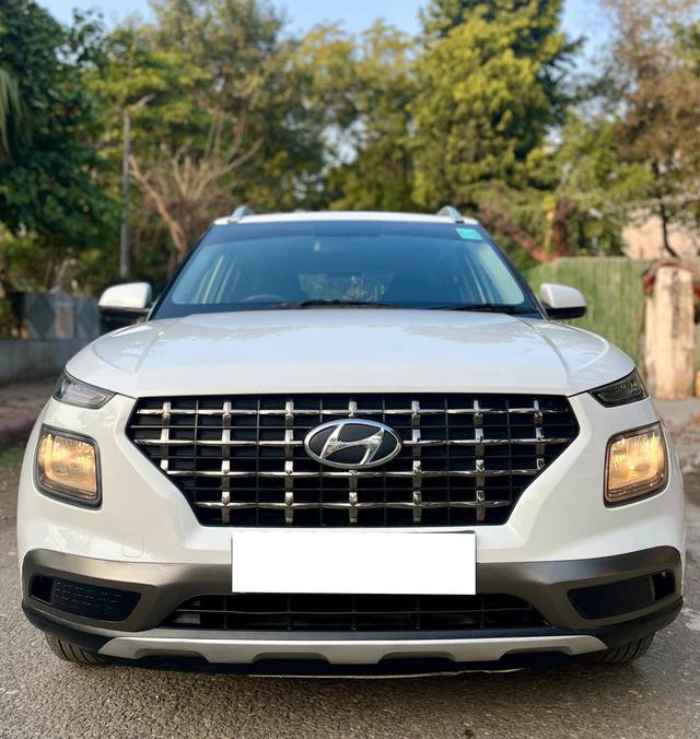 https://images10.gaadi.com/usedcar_image/4359952/original/processed_cbcac7e850be8113c15b57528fd2fbcb.jpg?imwidth=6400