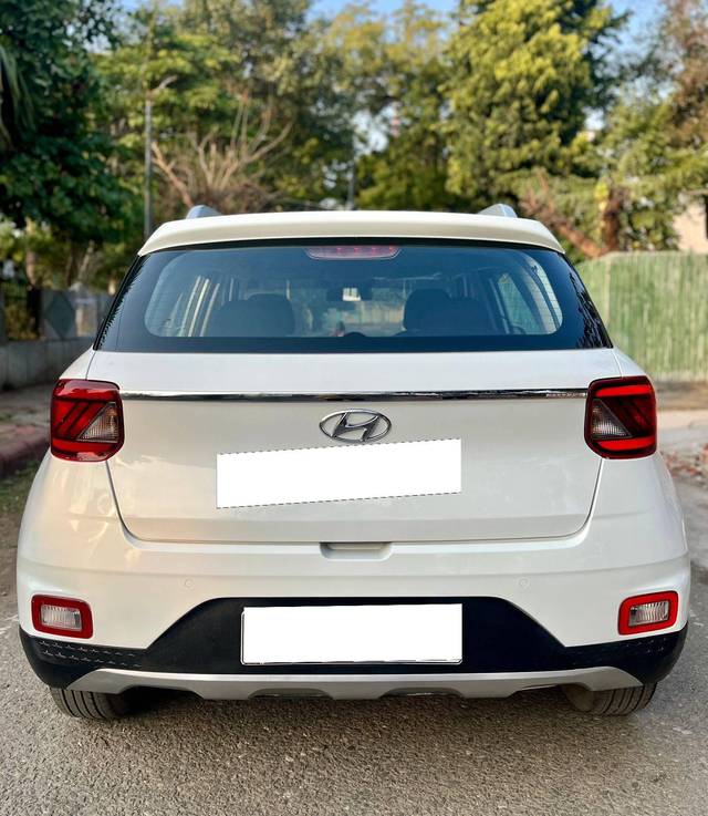 https://images10.gaadi.com/usedcar_image/4359952/original/processed_cd156b72ceeb0f2c95680fab9e6a1659.jpg?imwidth=6402