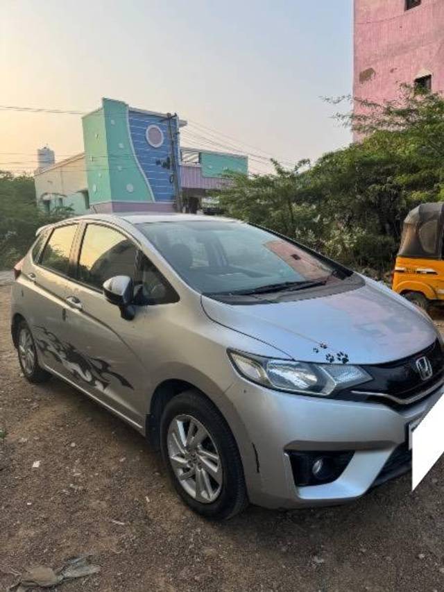 https://images10.gaadi.com/usedcar_image/4359955/original/processed_18aa85e2-c3e5-4cce-91e5-445e457771a3.jpeg?imwidth=6400