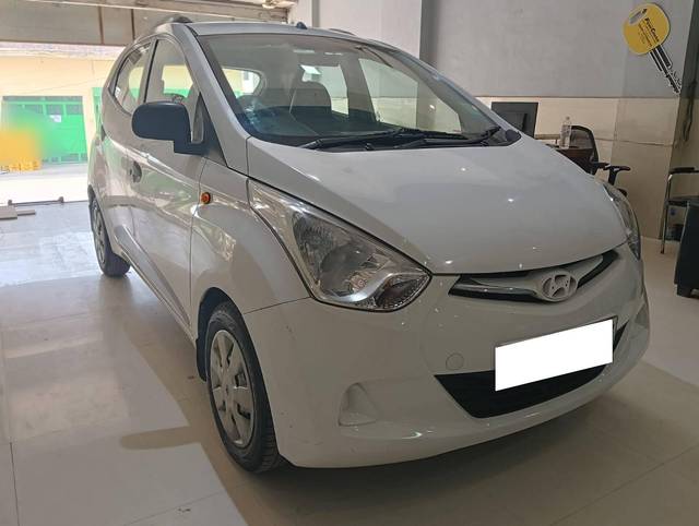 https://images10.gaadi.com/usedcar_image/4359956/original/processed_676e994b69e7747f9f847925bb1e2527.jpg?imwidth=6402