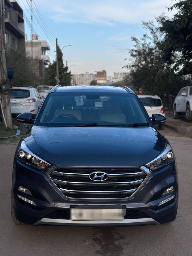 https://images10.gaadi.com/usedcar_image/4359960/original/processed_1bfd45982936da7ad9edc9b786534389.jpg?imwidth=6400