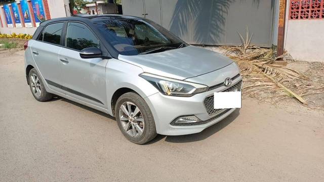 https://images10.gaadi.com/usedcar_image/4359969/original/processed_44185398c60439b518e08a3d82424a3c.jpg?imwidth=6400