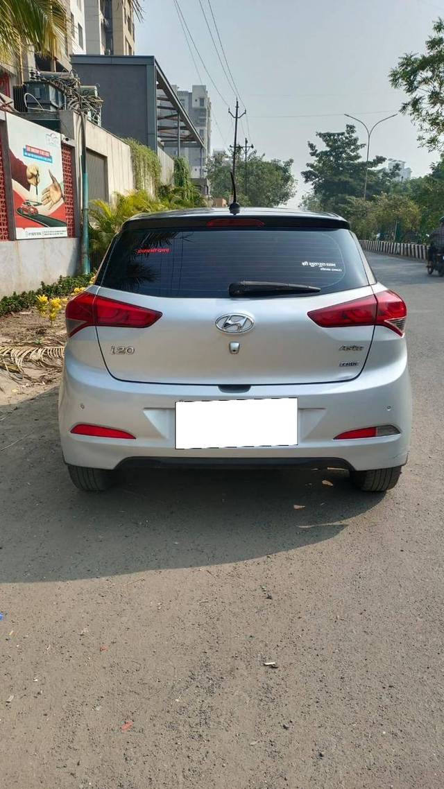 https://images10.gaadi.com/usedcar_image/4359969/original/processed_d8c77776abb3e164daee8bf54482098a.jpg?imwidth=6401