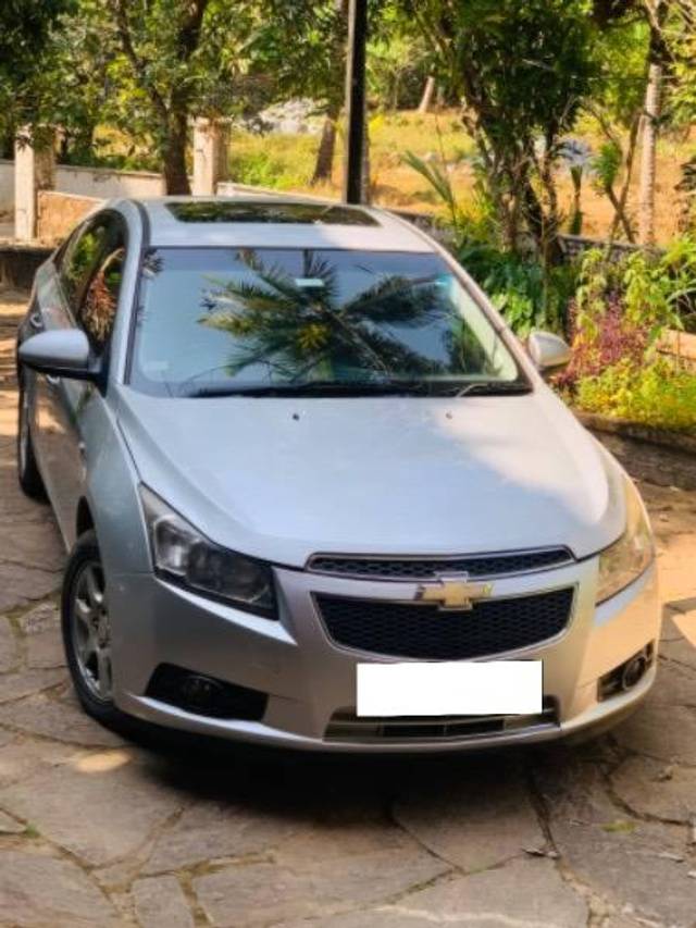 https://images10.gaadi.com/usedcar_image/4359982/original/processed_516f384a-23bd-4432-aa17-5cb3af1d3ed3.jpeg?imwidth=6401