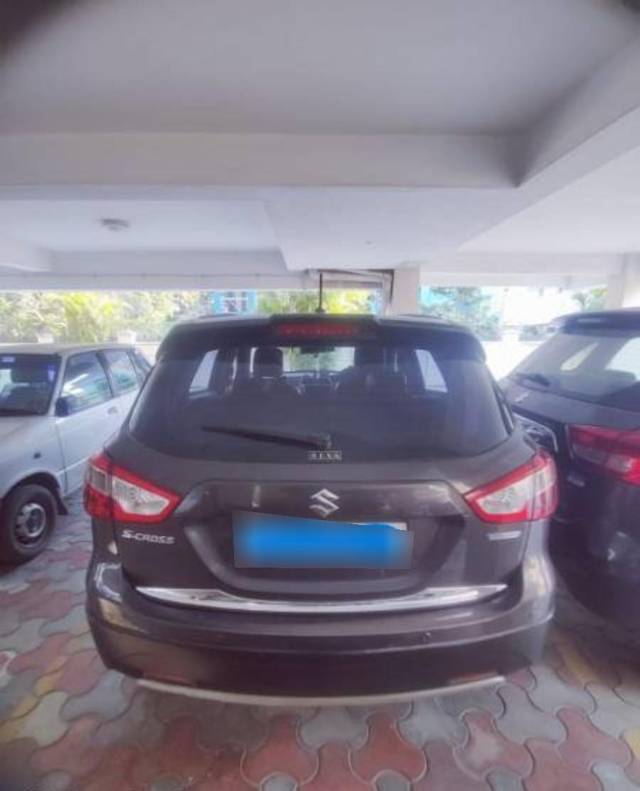 https://images10.gaadi.com/usedcar_image/4360002/original/processed_a0ba3199-12d2-469d-aedd-504824a7b905.jpeg?imwidth=6401