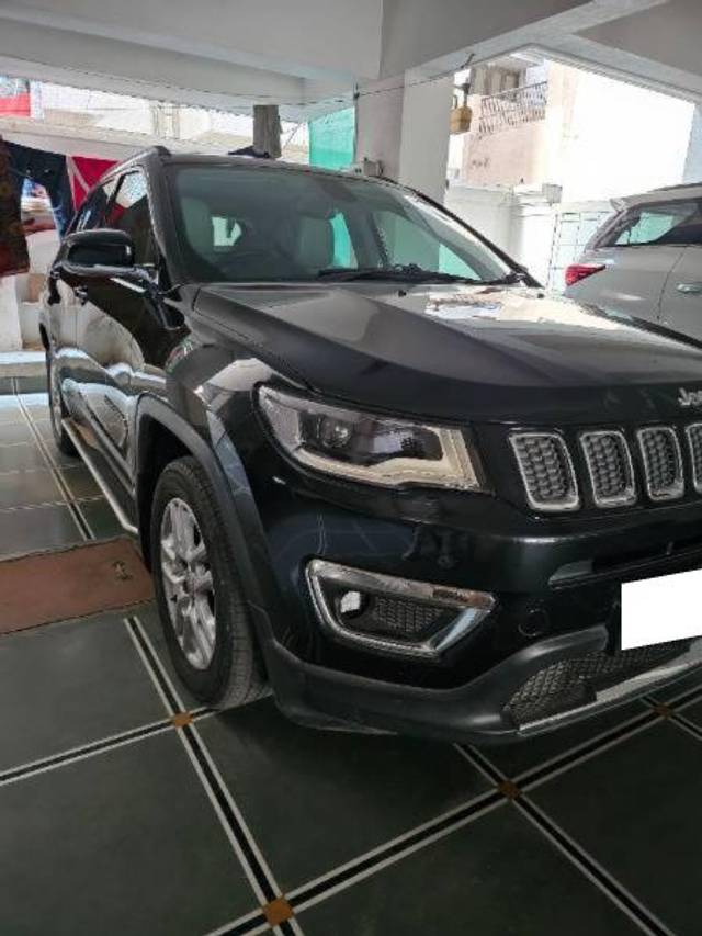 https://images10.gaadi.com/usedcar_image/4360040/original/processed_d67f14ef-1a65-447b-b9a1-459d65de94d7.jpg?imwidth=6402