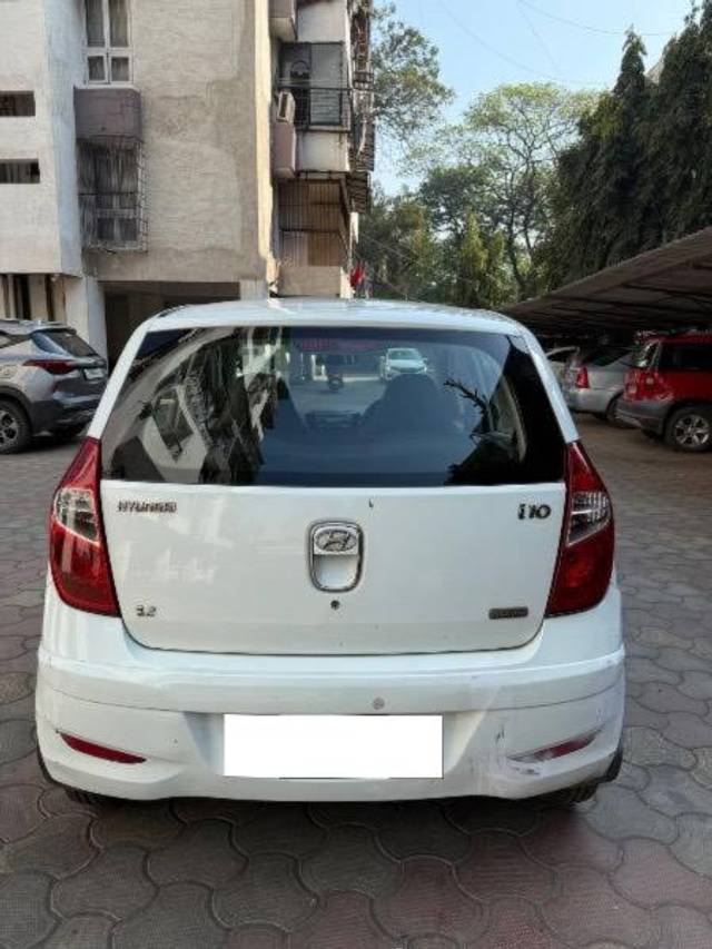 https://images10.gaadi.com/usedcar_image/4360161/original/processed_9c8451a1-2643-4dea-af30-fc54cac9e9ae.jpeg?imwidth=6401