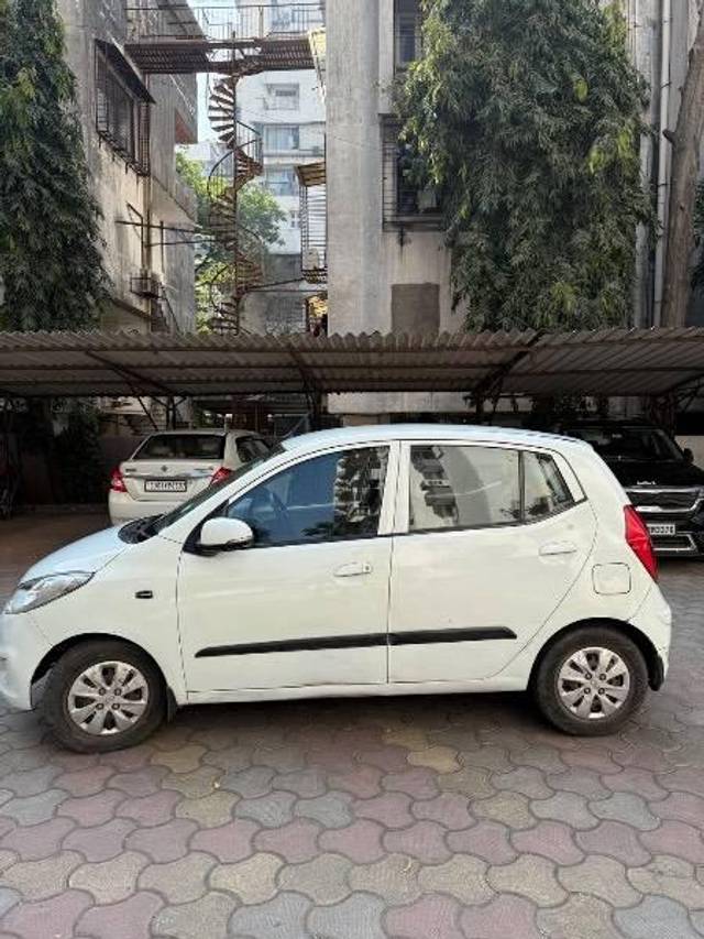 https://images10.gaadi.com/usedcar_image/4360161/original/processed_d51ff8e2-20d7-4700-a9b9-3cf376979acd.jpeg?imwidth=6402