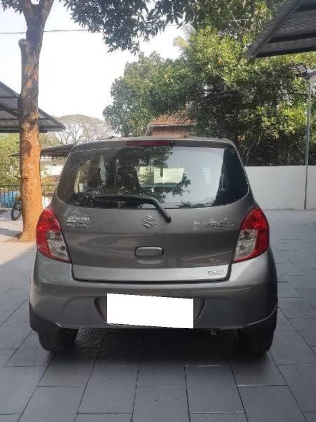 https://images10.gaadi.com/usedcar_image/4360207/original/processed_400be24d-097a-4816-8421-1c79c179d44c.jpg?imwidth=6401