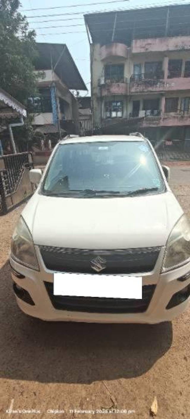 https://images10.gaadi.com/usedcar_image/4360231/original/processed_eac33584-9a16-4231-b768-434fa898cc61.jpg?imwidth=6402