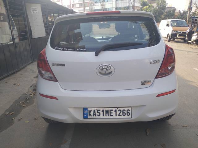 https://images10.gaadi.com/usedcar_image/4360266/original/processed_ace20a8bf69a609c8a8711dc888321ea.jpg?imwidth=6402