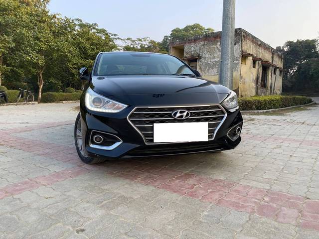 https://images10.gaadi.com/usedcar_image/4360376/original/processed_59dc625ebfdb28c952bc359eb0ea4daa.jpg?imwidth=6400