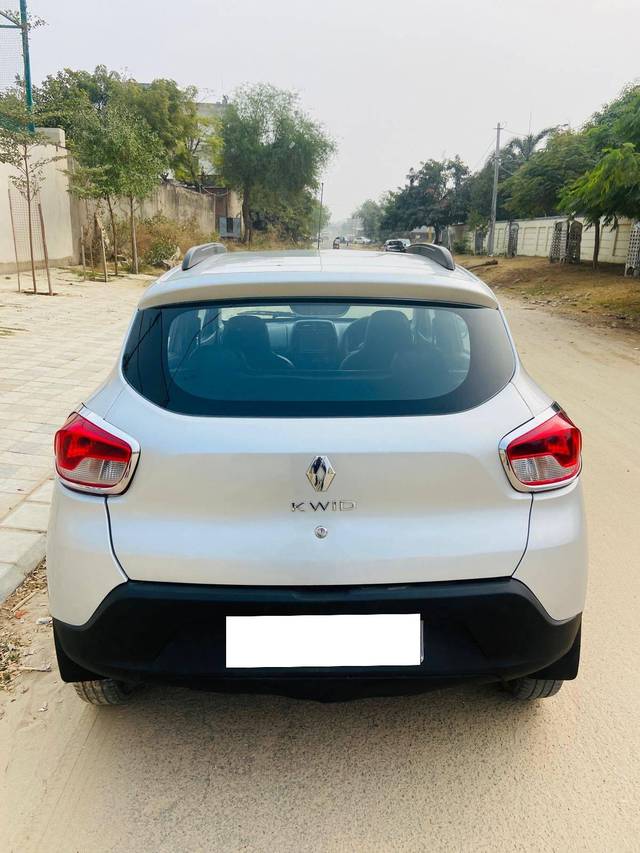 https://images10.gaadi.com/usedcar_image/4360414/original/processed_7d4d0b2f5647b0c9d5d2a6dbf26f7232.jpg?imwidth=6401