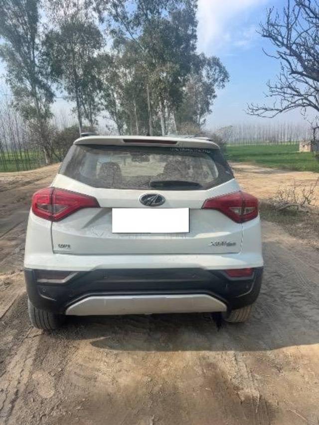 https://images10.gaadi.com/usedcar_image/4360460/original/processed_bf7b6dc2-dffb-48d7-8bc7-ba21ed317335.jpeg?imwidth=6401