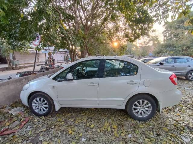 https://images10.gaadi.com/usedcar_image/4360469/original/70e5da97e96a31e87717599bc7f2e473.jpg?imwidth=6400