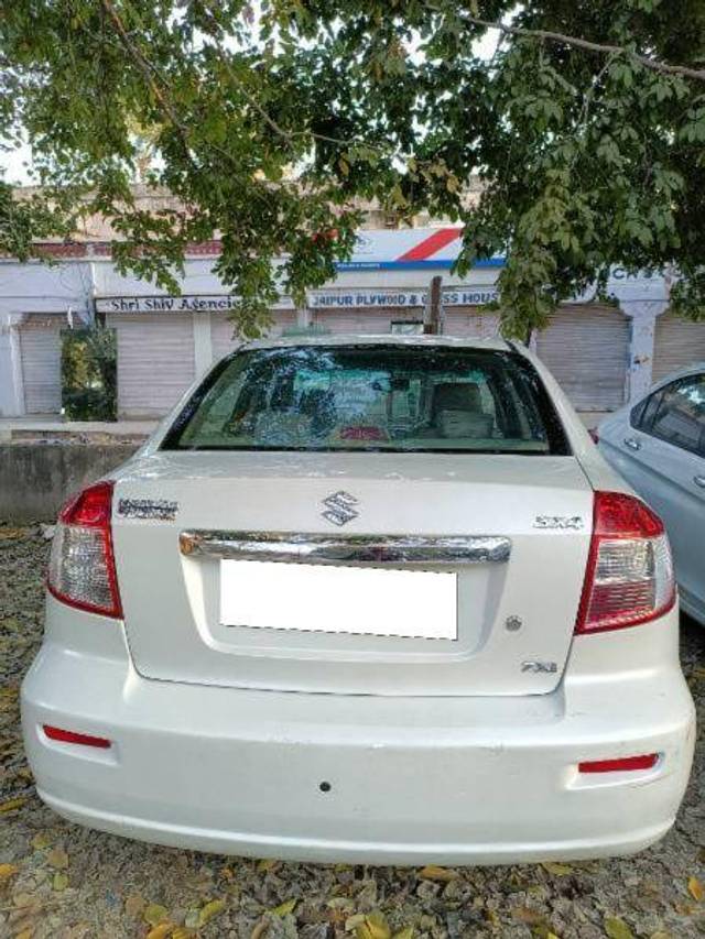 https://images10.gaadi.com/usedcar_image/4360469/original/ba7fdb874a8b8871de88ed130d535a3e.jpg?imwidth=6401