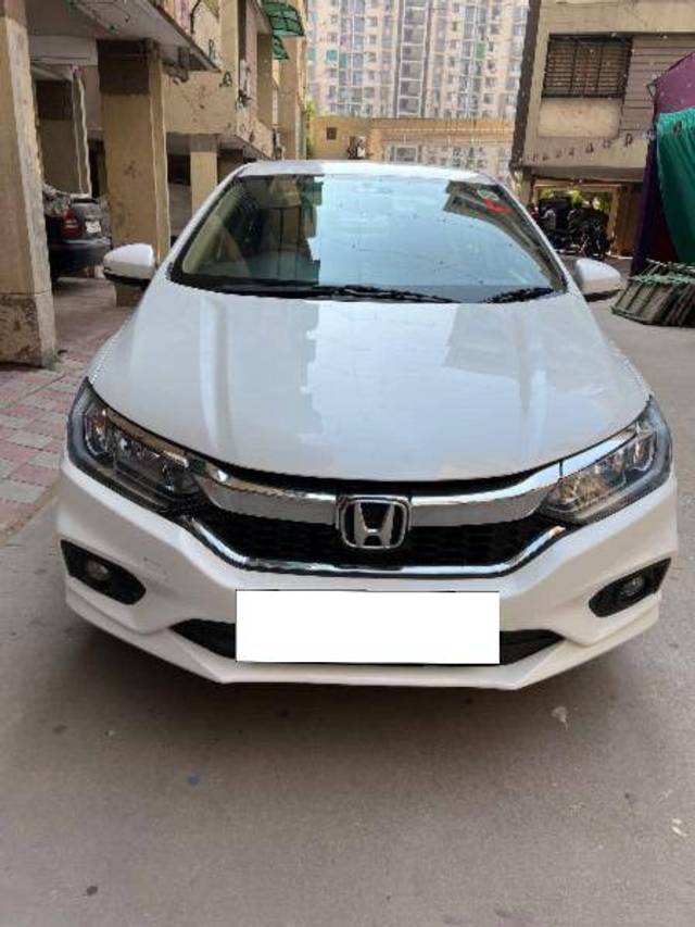 https://images10.gaadi.com/usedcar_image/4360472/original/14c08b80997b7f46b105bf86df8289b8.jpeg?imwidth=6400