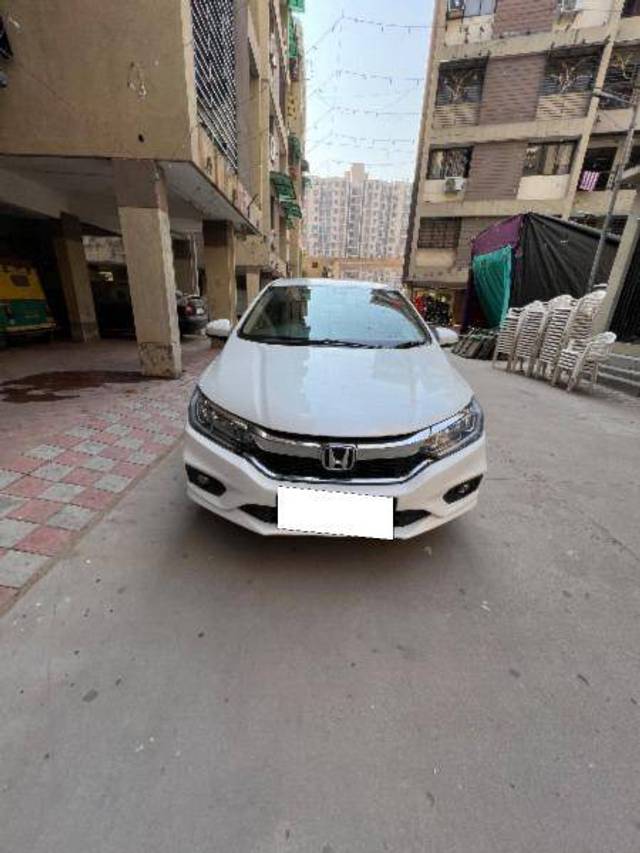 https://images10.gaadi.com/usedcar_image/4360472/original/89521766f3955a03094b6ac86d6efb2e.jpeg?imwidth=6402