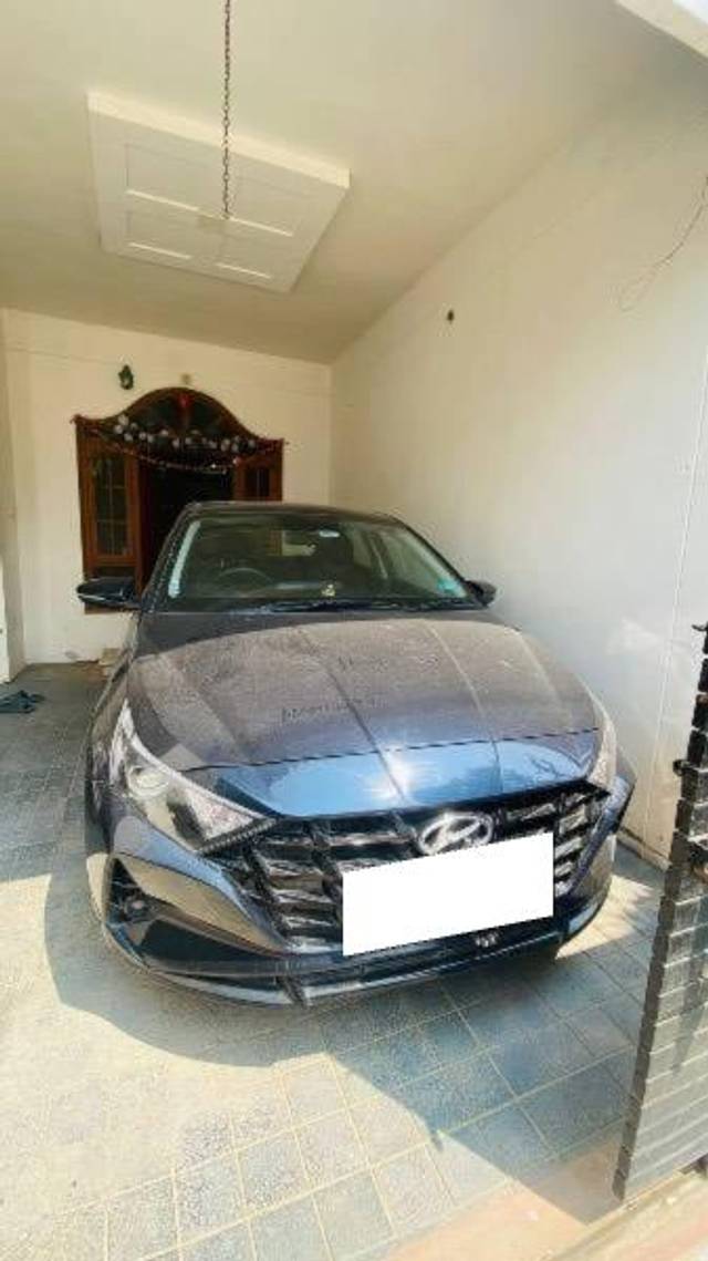 https://images10.gaadi.com/usedcar_image/4360481/original/processed_a0852fa1-f04f-4d62-8585-21448a4ec2e2.jpeg?imwidth=6401