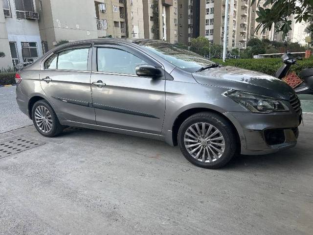 https://images10.gaadi.com/usedcar_image/4360493/original/2dc57fe93aae48b3ea014e3f829e8fd9.jpg?imwidth=6401