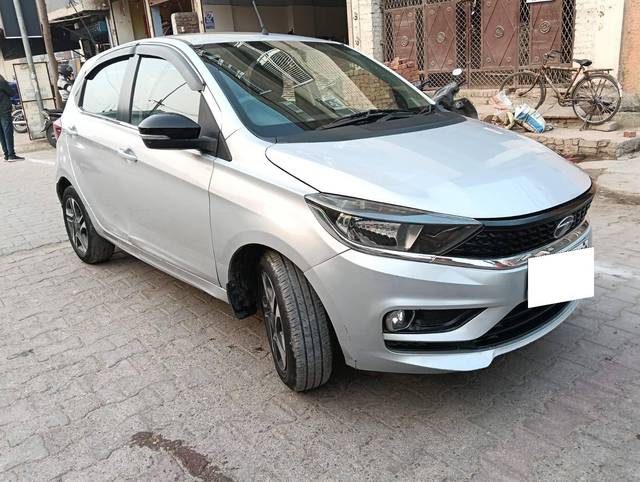 https://images10.gaadi.com/usedcar_image/4360564/original/processed_99da5d4c382a0ae254372a201ff897b5.jpg?imwidth=6400