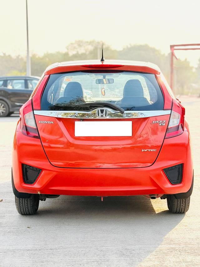 https://images10.gaadi.com/usedcar_image/4360577/original/processed_c7e25e787c1e5e056f36db92b6ec3691.jpg?imwidth=6401