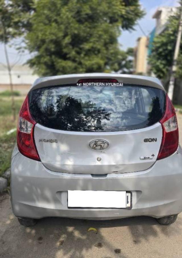 https://images10.gaadi.com/usedcar_image/4360622/original/processed_255eaead-8fa9-4d4a-bcef-29e4c4435938.jpg?imwidth=6402