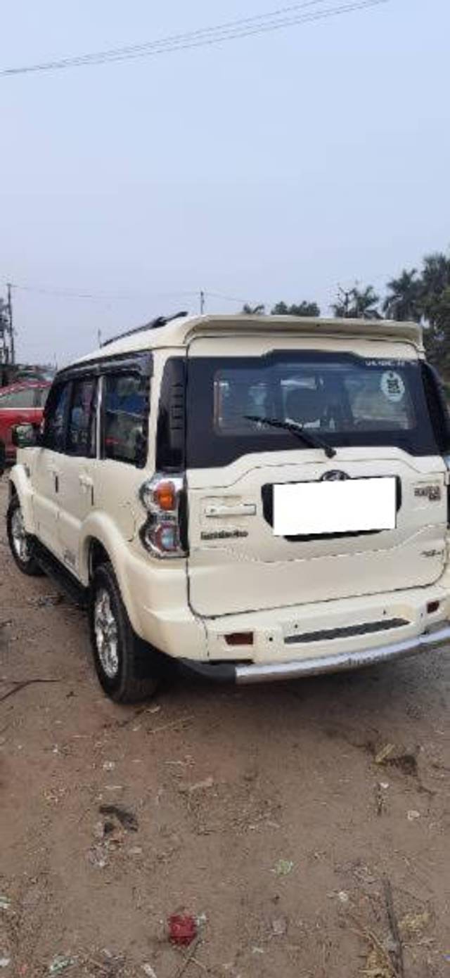 https://images10.gaadi.com/usedcar_image/4360654/original/processed_07677caa-e5ba-4695-afd3-028bf0488247.jpg?imwidth=6401