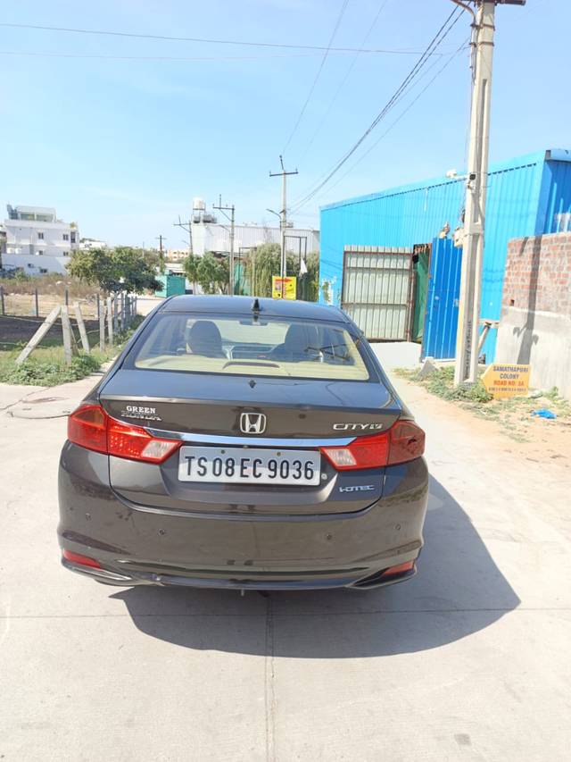 https://images10.gaadi.com/usedcar_image/4360678/original/a4a63cf6ed5e0701d50f430fc9daeb6e.jpg?imwidth=6402