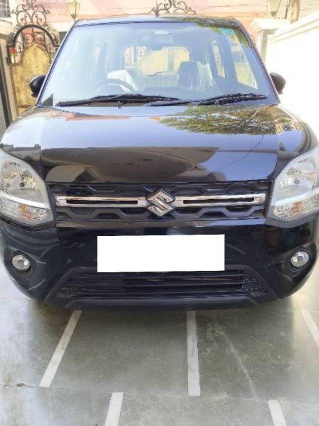 https://images10.gaadi.com/usedcar_image/4360715/original/processed_58169119-e916-46a1-9663-cf17f3a2077f.jpg?imwidth=6402